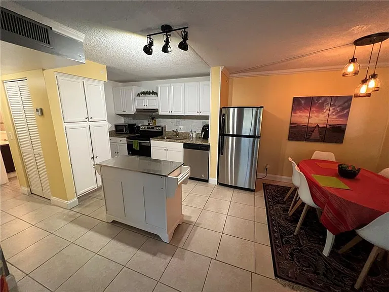 1009 Green Pine Blvd #G1 — Photo 13