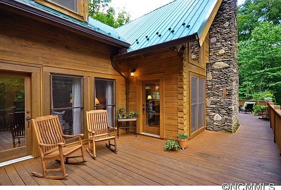 4th image of 555 Hope Cir