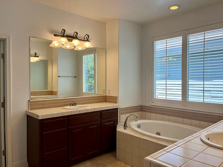 1679 Whispering Wind Dr — Photo 27
