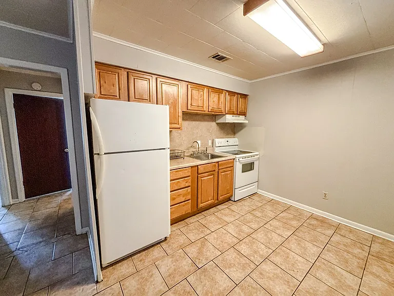 318 Porter Ave — Photo 7