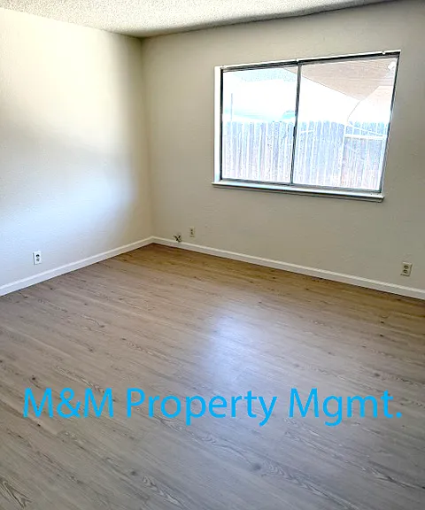 6086 Thornwood Dr — Photo 6