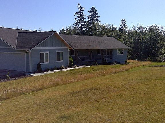 Oversized 700 sq ft Garage