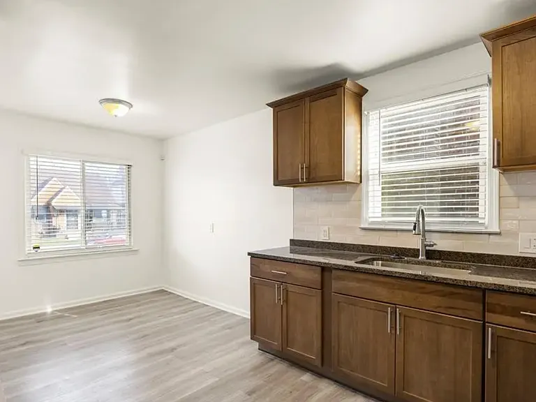 8871 Sussex St — Photo 14
