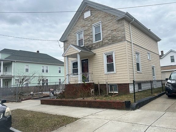 2nd image of 210 Clifford St