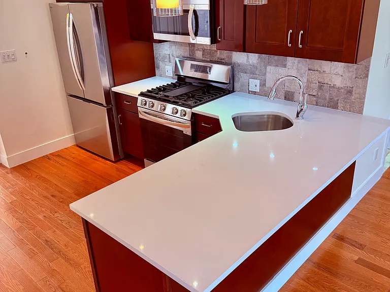 62 Huron St #2 — Photo 2