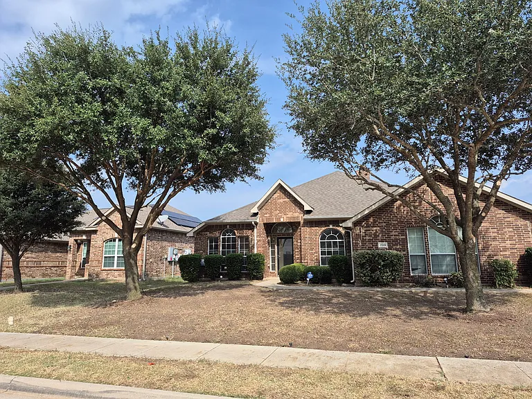 709 Shady Meadow Ln — Photo 1