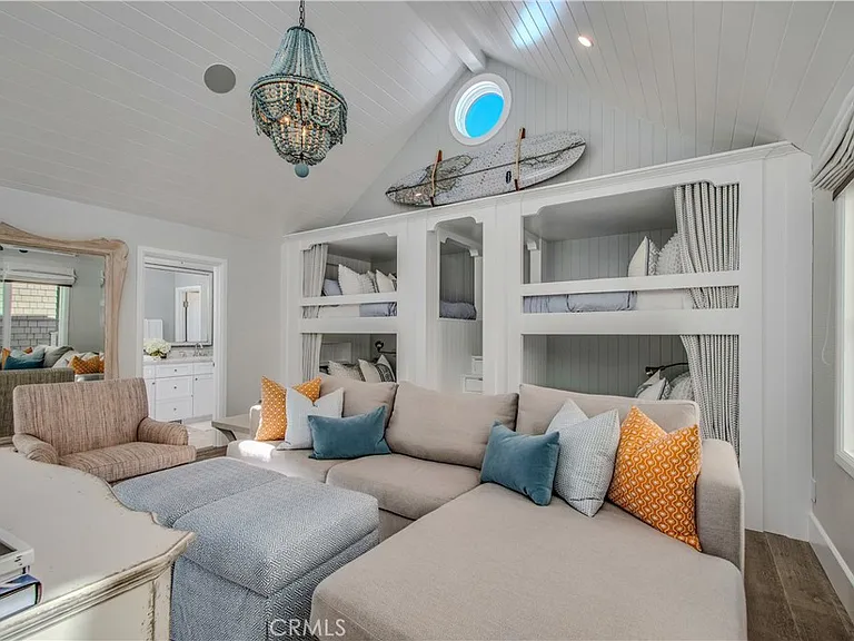 317 E Bay Front — Photo 37