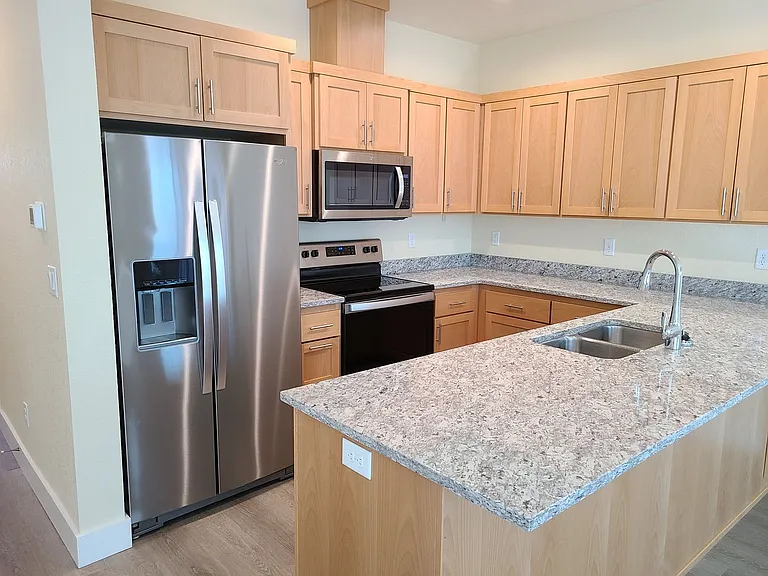 2587 Justine Ln — Photo 11