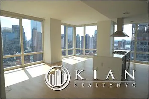 Rented by Kian Realty | media 9