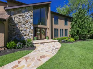 8 Cedarfield Ter, Saint James, NY 11780