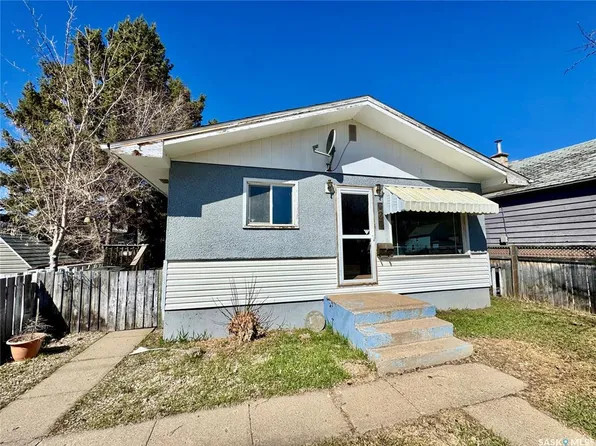 624 7th STREET E, Prince Albert, SK S6V 0S8