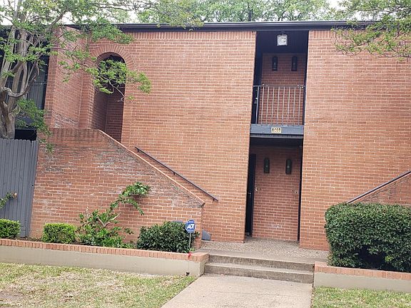 2nd image of 566 E Avenue J APT C