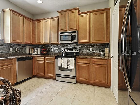 4th image of 1150 Priory Cir
