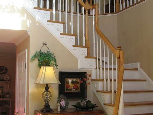 2nd image of 5831 Ambrose Dr SW