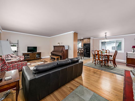 4th image of 5625 Westview Ln