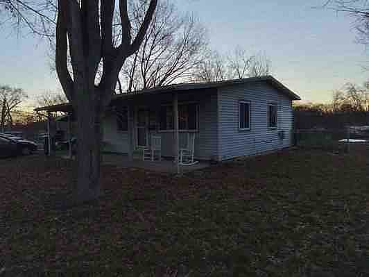 3rd image of 802 Johnson Ave