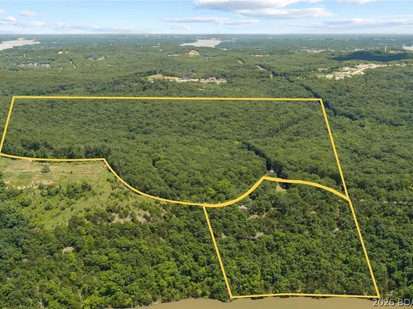 Singing Oaks Dr, Sunrise Beach, MO 65079