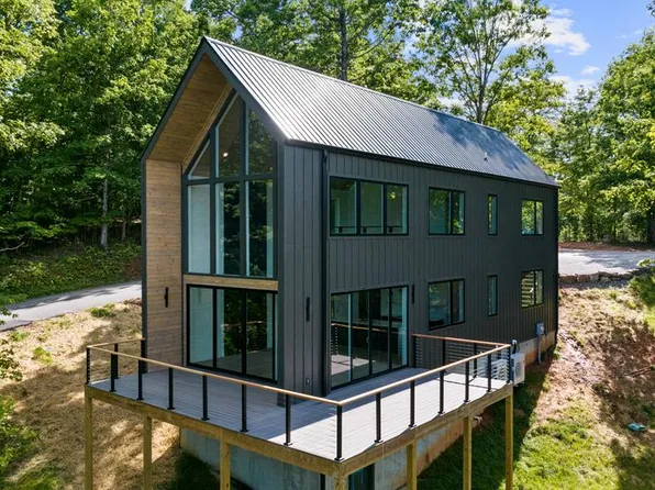 104 Brannon Ridge Rd, Young Harris, GA 30582