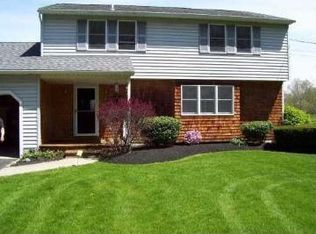 238 Lake Rd, Youngstown, NY 14174