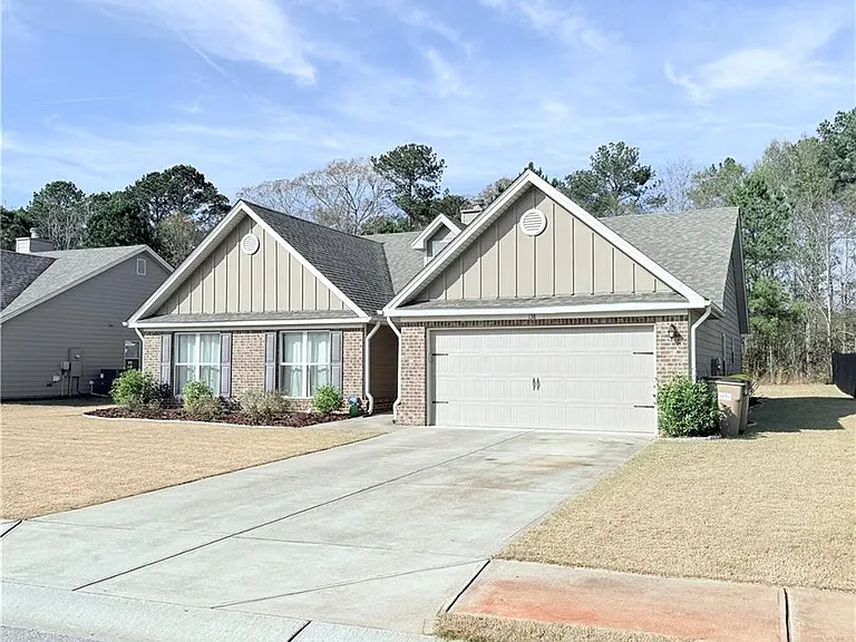 138 Livingston Ct — Photo 3