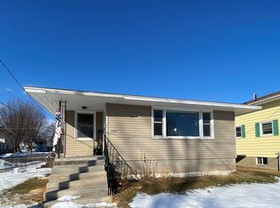 2022 Carney Ave, Marinette, WI 54143