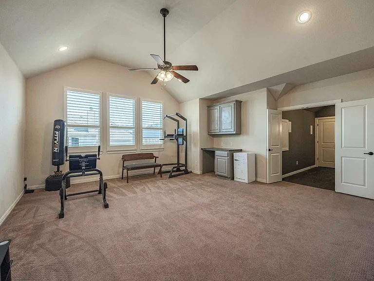 12824 Flatiron Trl — Photo 38