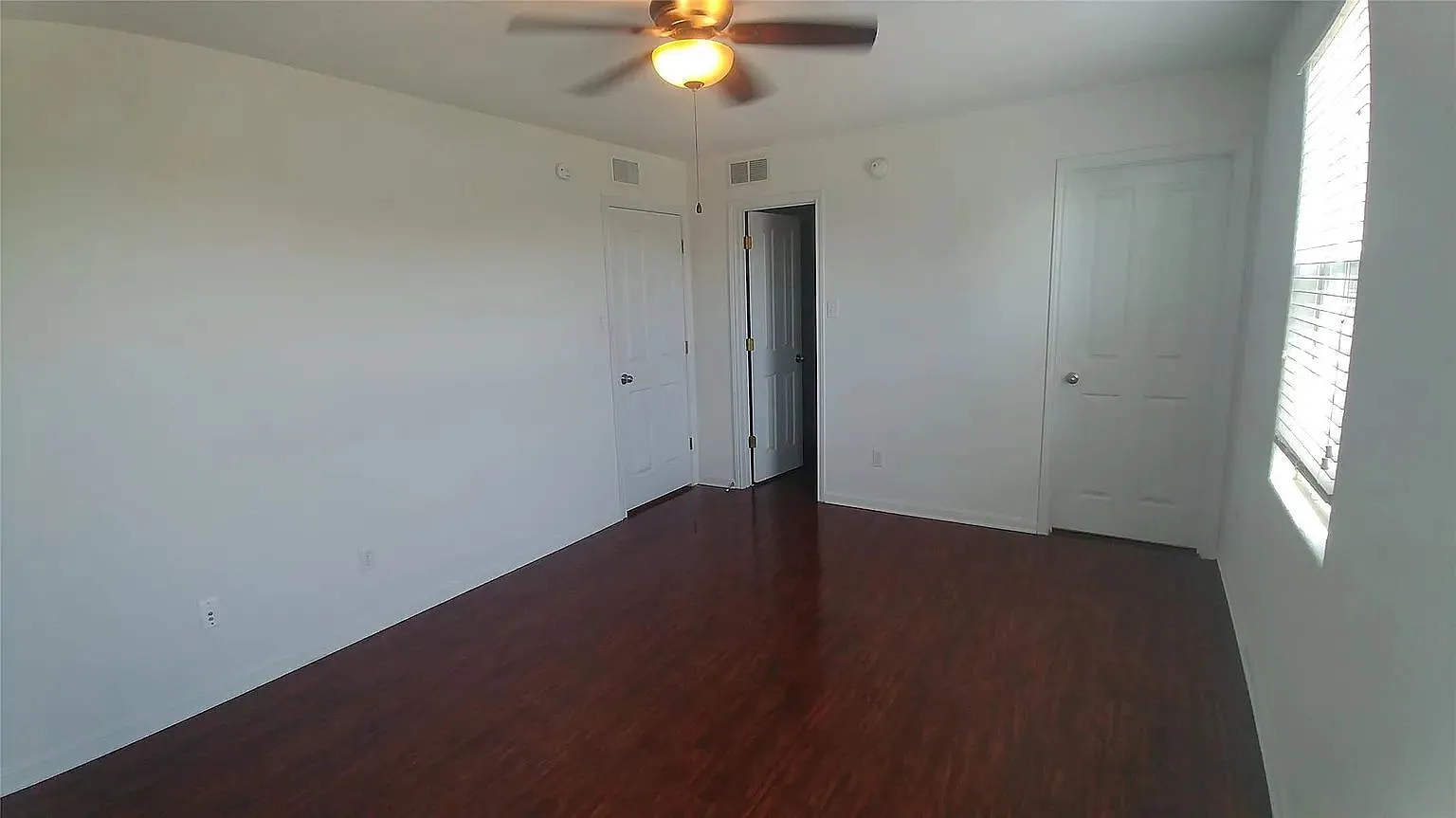 1 bed, 1.0 bath, 500 sqft, $900 — Photo 3