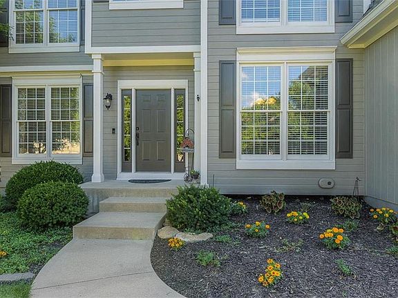 3rd image of 14122 Parkhill St
