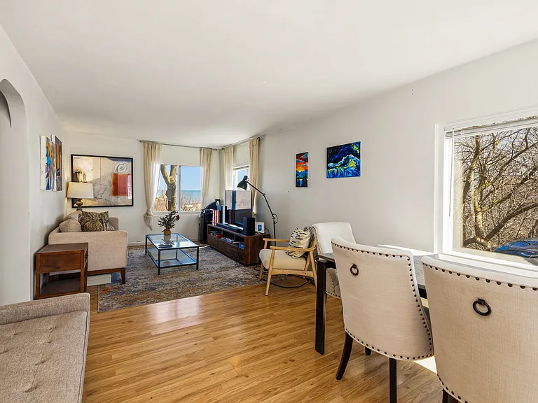 Bright & Open