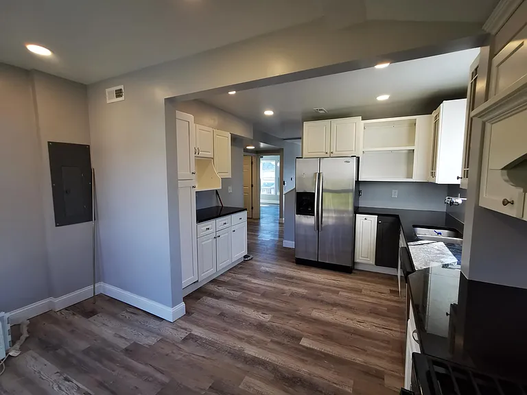 1588 Franklin Ave — Photo 12