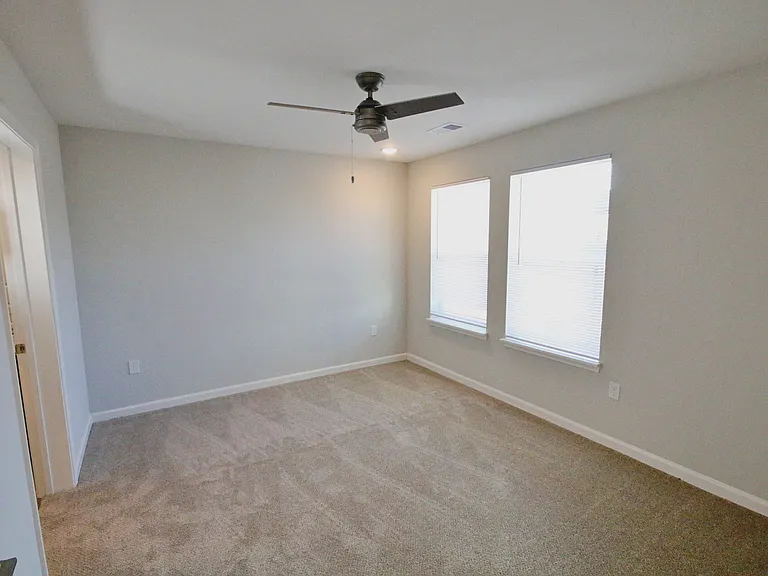 393 N County Road 300 E — Photo 17