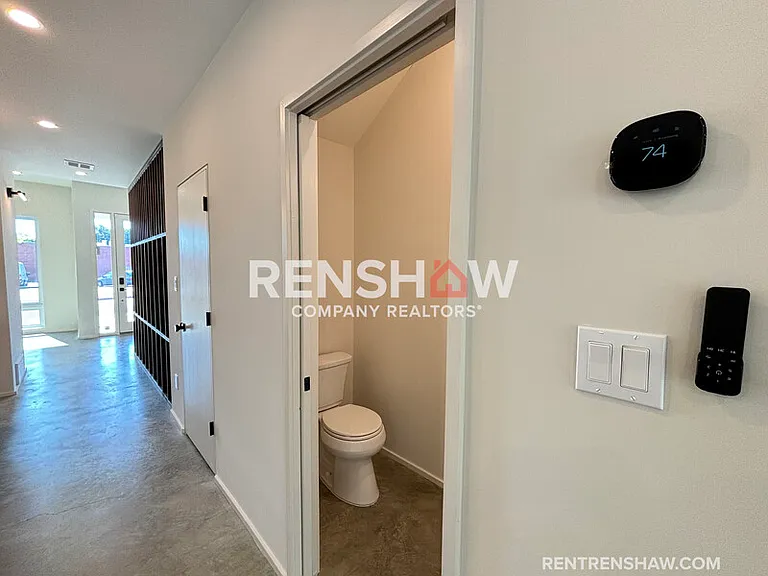 38 Angelus St — Photo 8