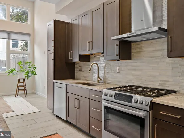 967 N Randolph St, Philadelphia, PA 19123