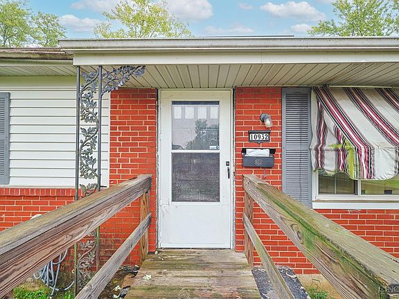 2nd image of 10932 Crystalhill Ct