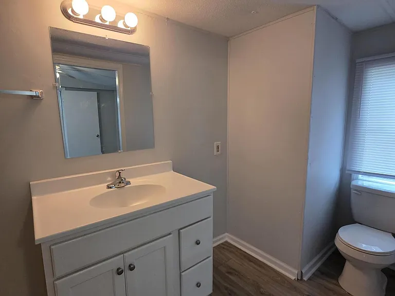1133 Pickett Rd #6 — Photo 8