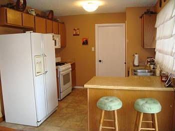 5th image of 805 Meadowcreek Dr