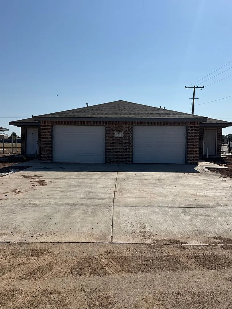 1123 Mesquite Street — Photo 1