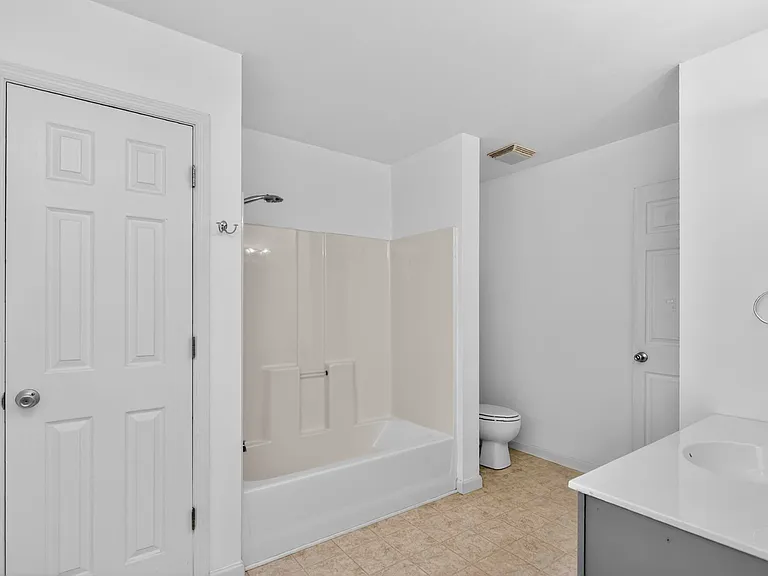 3008 Lakeshore Dr — Photo 26