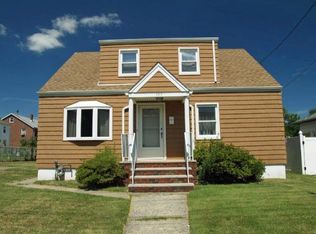 103 High St, Carteret, NJ 07008