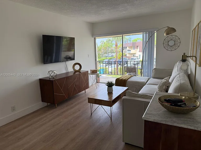 9006 SW 137th St #18 — Photo 2