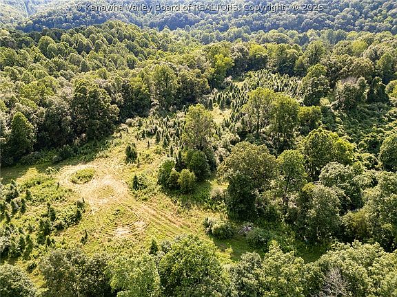 3rd image of 40 Two Mile Rd