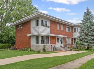 4836 Kirk St APT B, Skokie, IL 60077