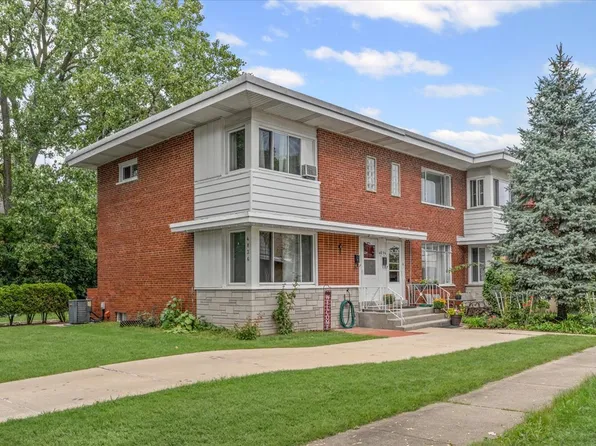 4836 Kirk St APT B, Skokie, IL 60077
