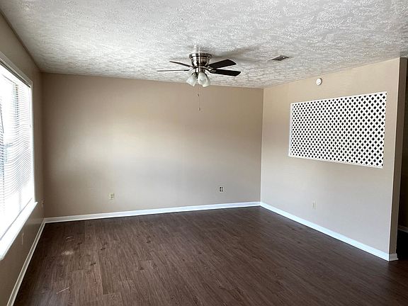 3rd image of 701 San Benito Dr