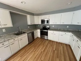 2 Lincoln Ave #2 — Photo 3