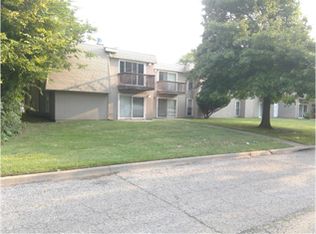 3310 SW 7th St APT 1, Topeka, KS 66606
