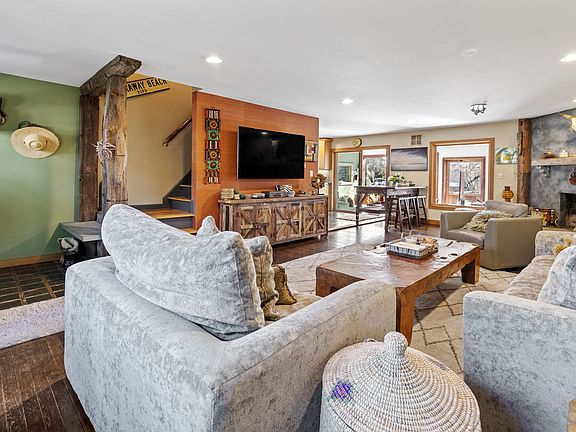 5th image of 12 Huckleberry Ln E