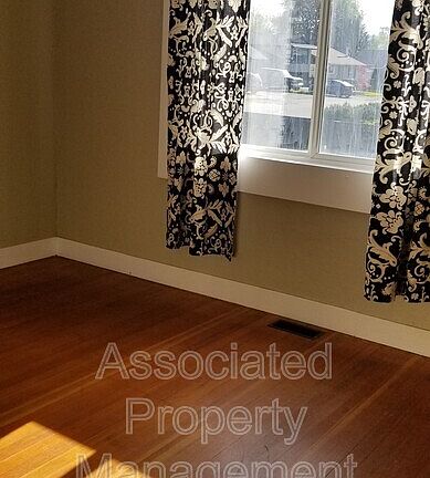 5th image of 530 Patterson Ave