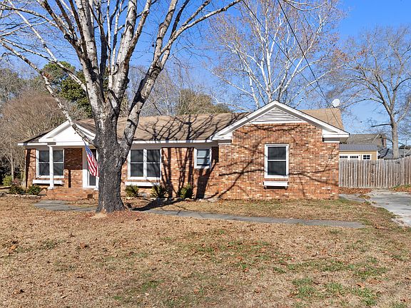 4th image of 261 E Lillington St