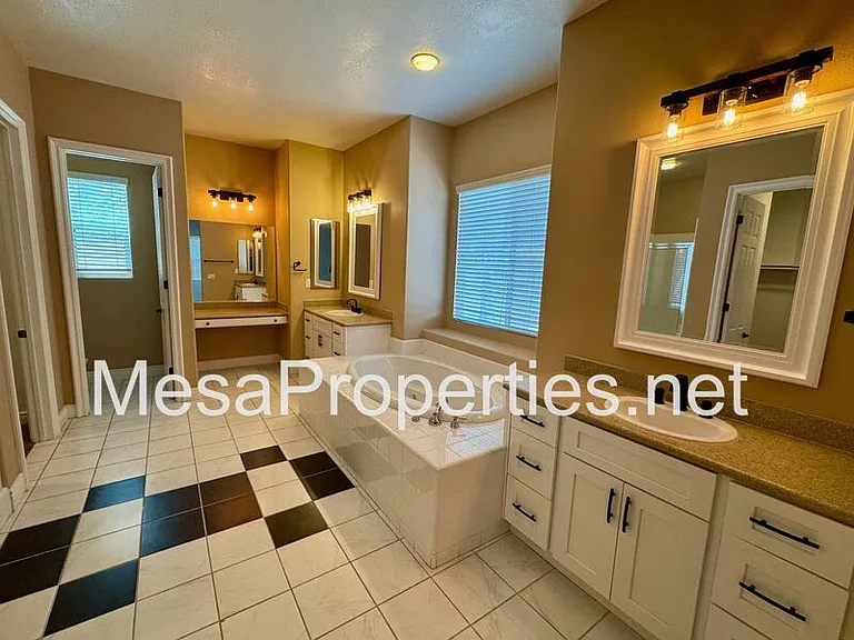28610 Strauss Ln — Photo 34